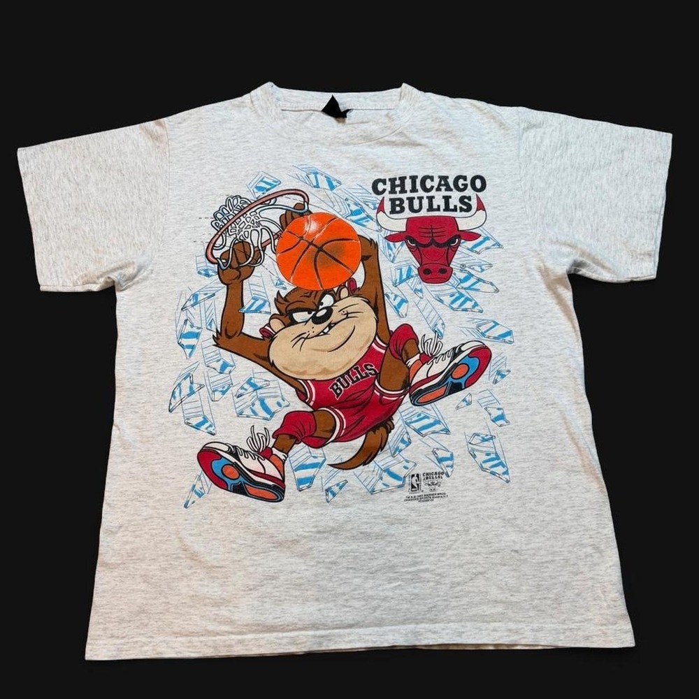 Vintage 1990's Chicago Bulls Changes Tazmanian Devil T-shirt Size Large READ